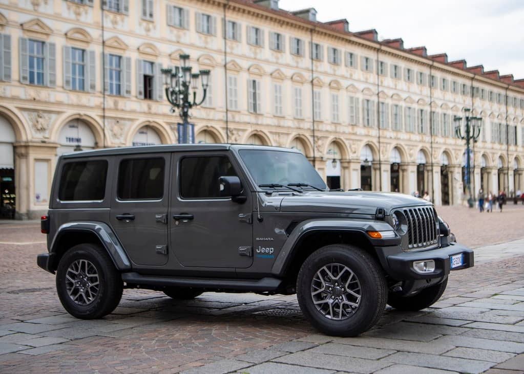 Jeep wrangler hot sale sahara price